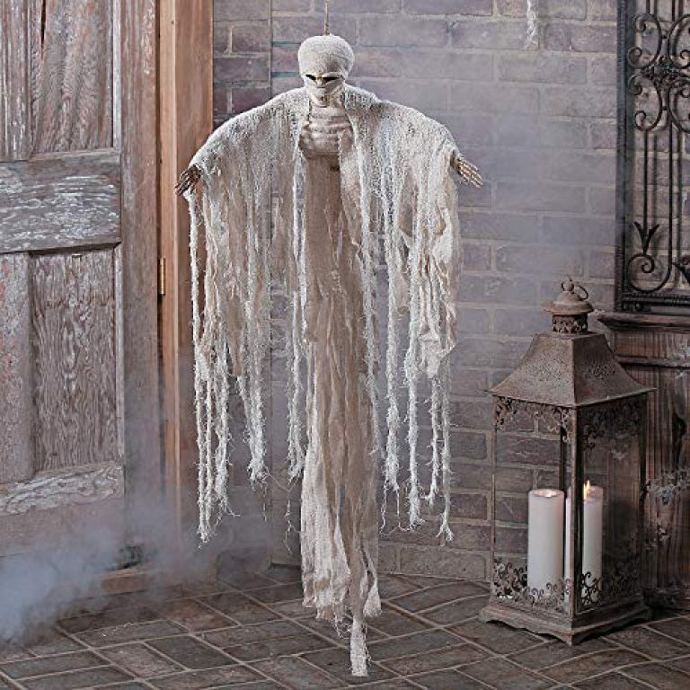 Fun Express Hanging Skeleton Mummy with Noose (Hangs Over 3.5 feet) Halloween Decorations 1